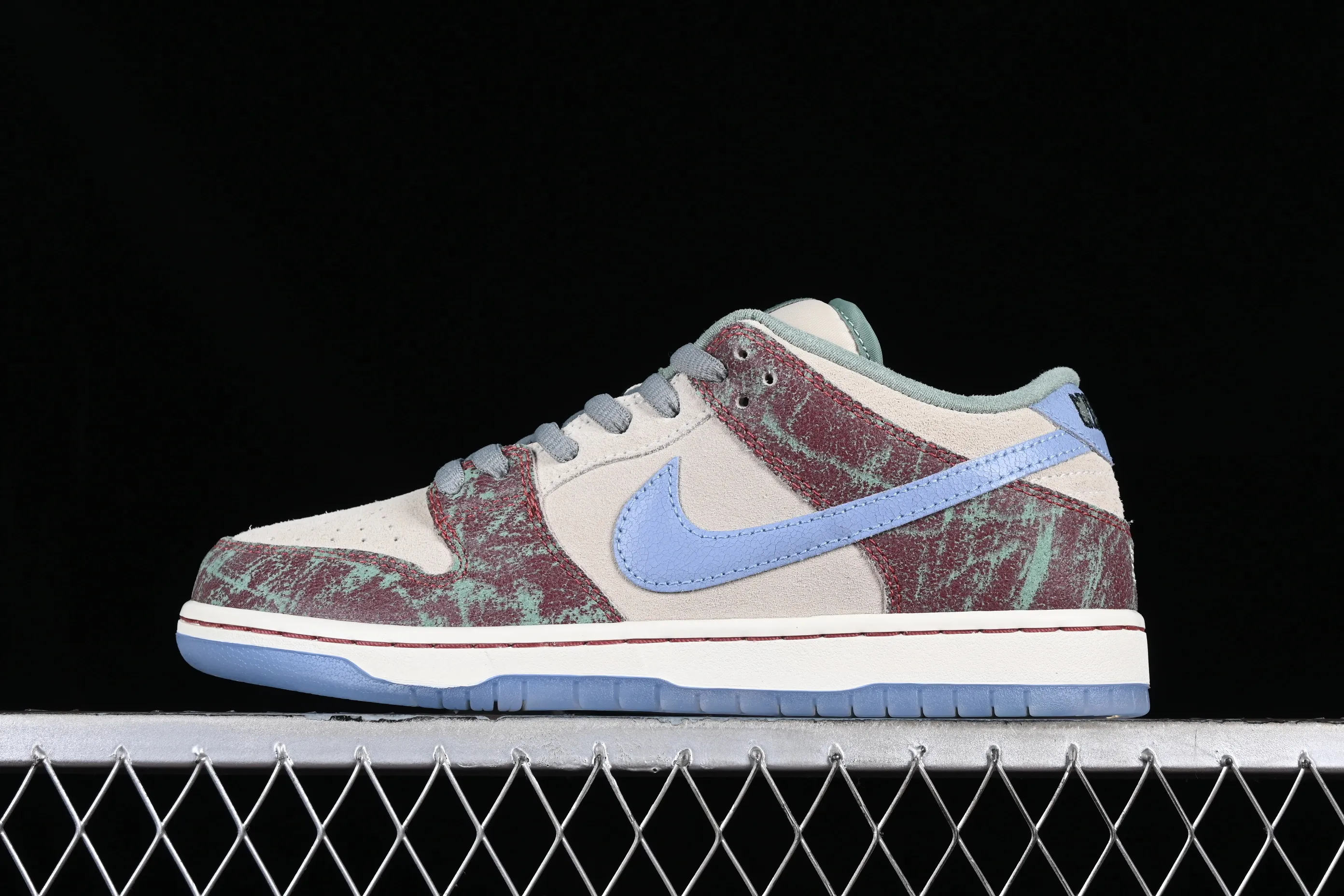 All categories Nk SB Dunk Series Nk SB Dunk Low low-top sneakers J version Crenshaw Skate Club x Nk SB Dunk Low joint model SB low-top sports and leisure sneakers FN4193-100